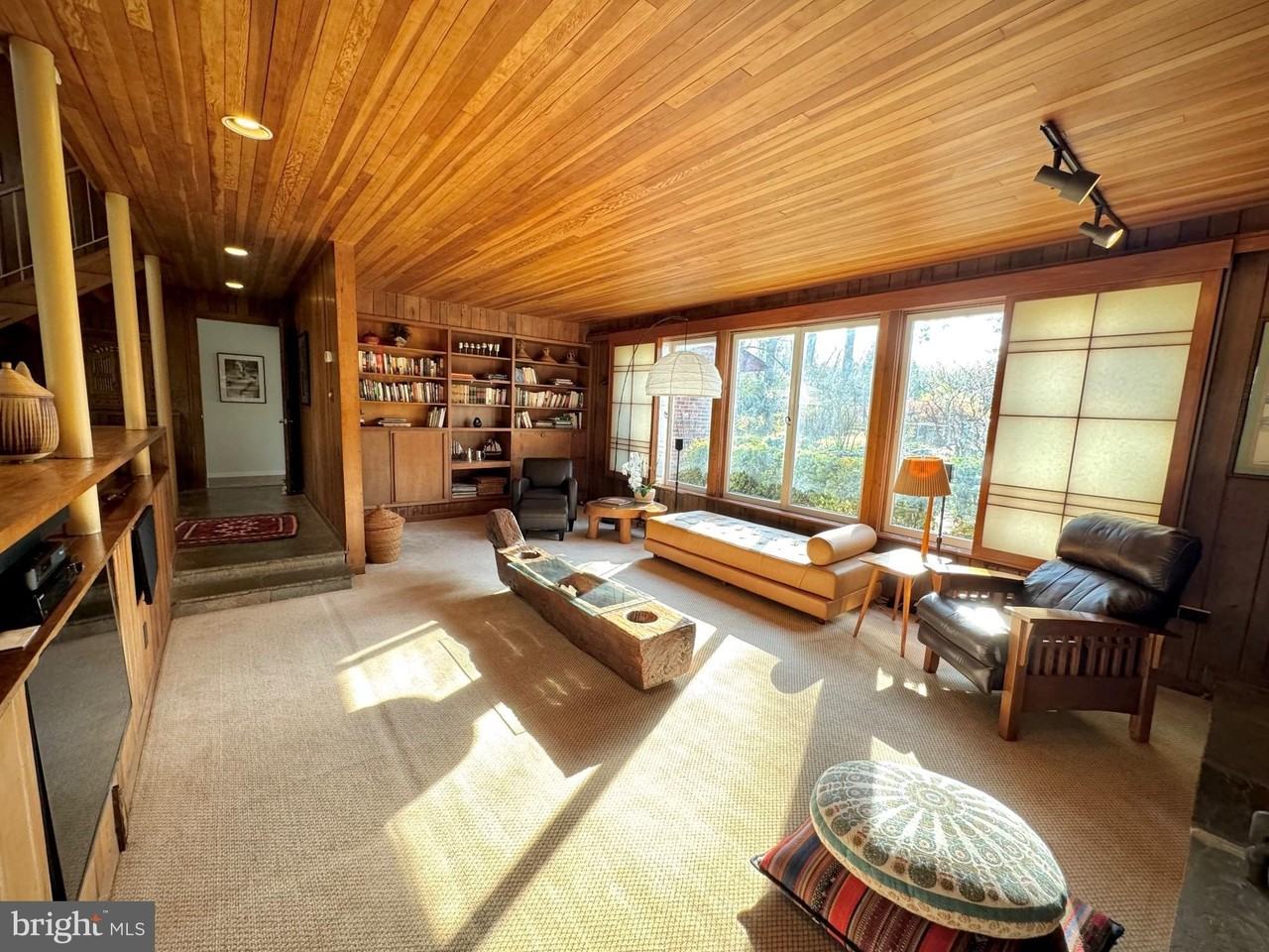 6819 Selkirk Dr - Photo 4 of 27