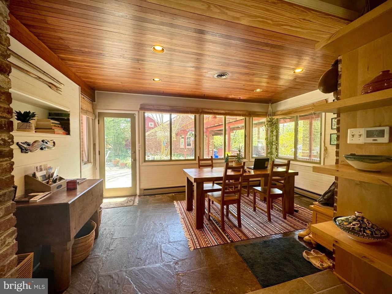 6819 Selkirk Dr - Photo 7 of 27