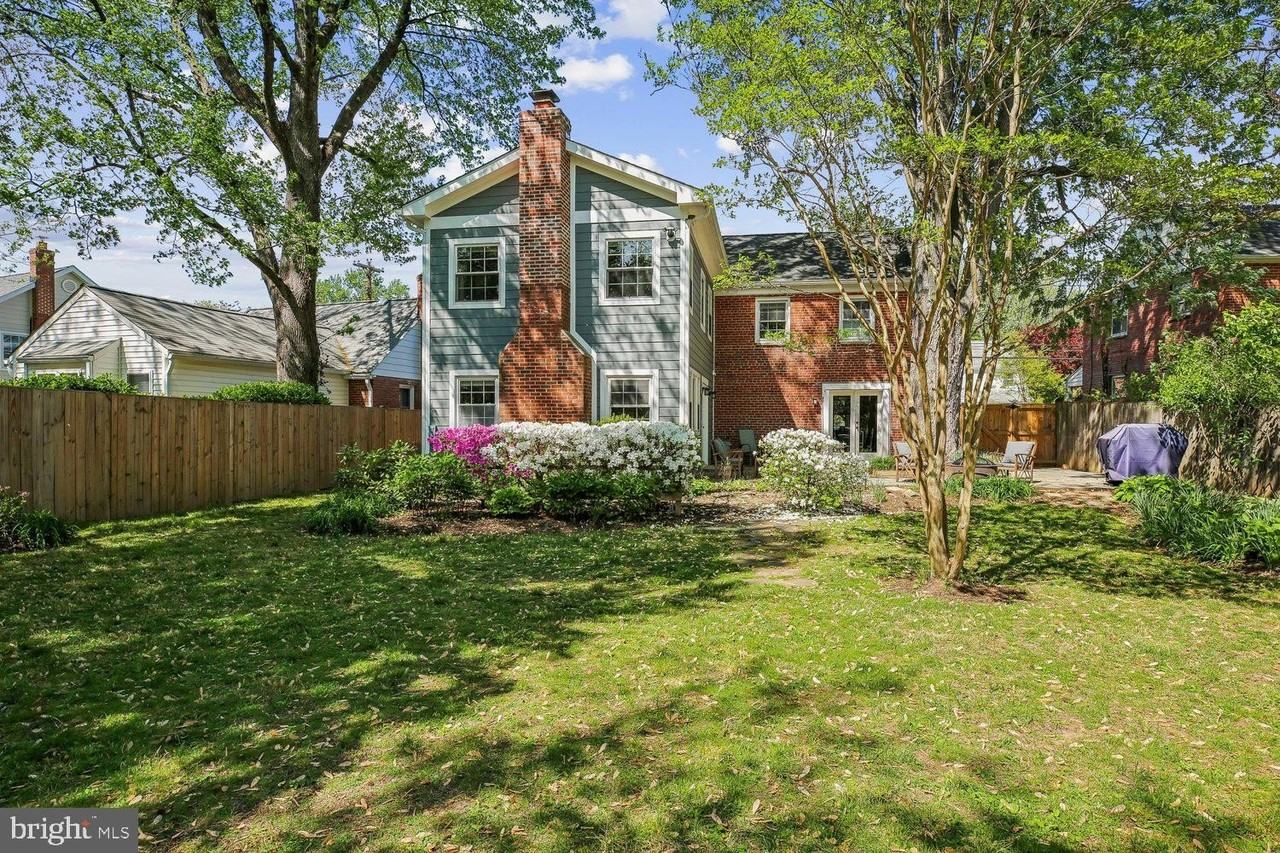 1812 Brisbane St - Photo 3 of 33