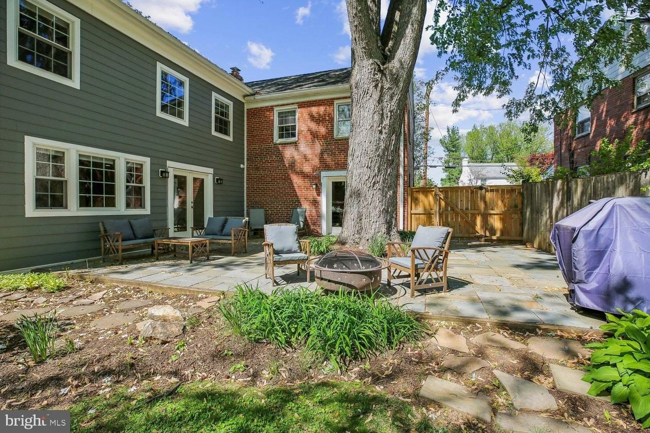 1812 Brisbane St - Photo 5 of 33