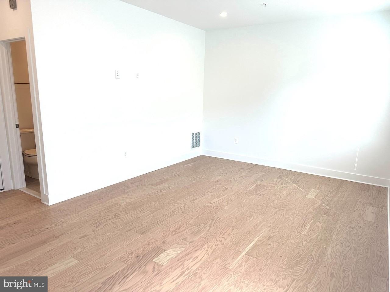 14908 Swat St - Photo 4 of 36