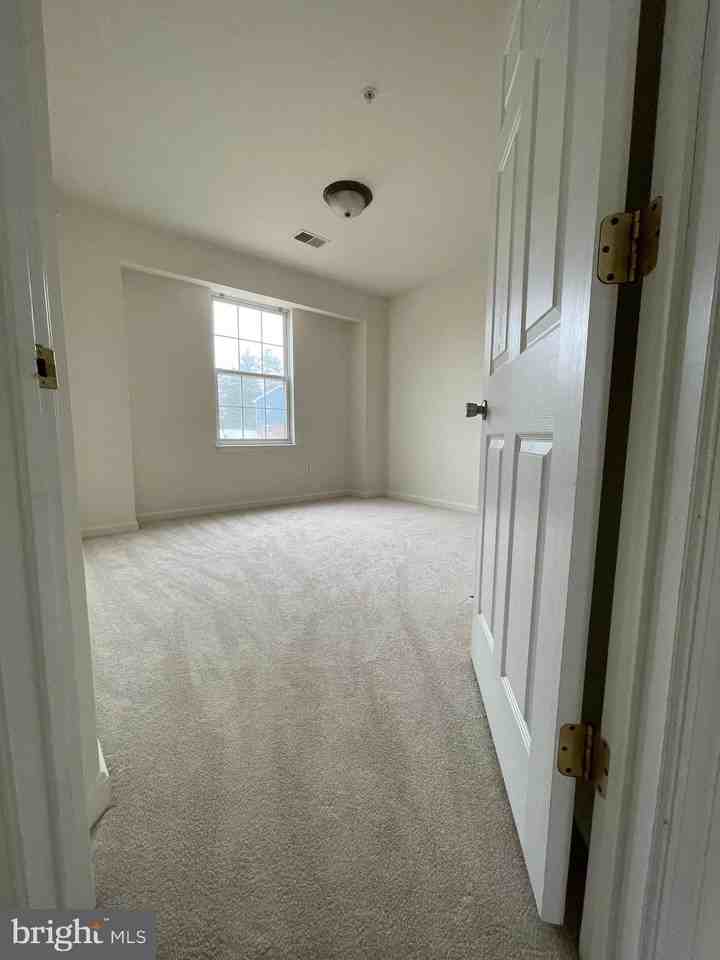 3208 Stanford St - Photo 3 of 17