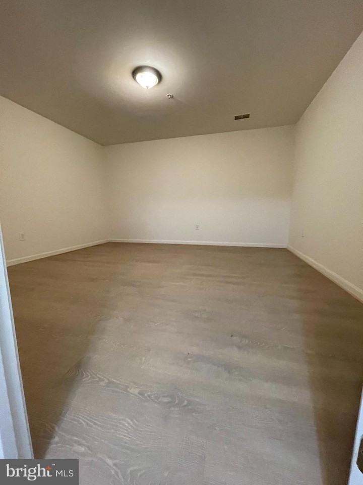 3208 Stanford St - Photo 5 of 17