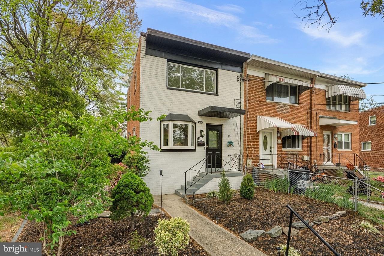 3300 Manorwood Dr - Photo 2 of 23