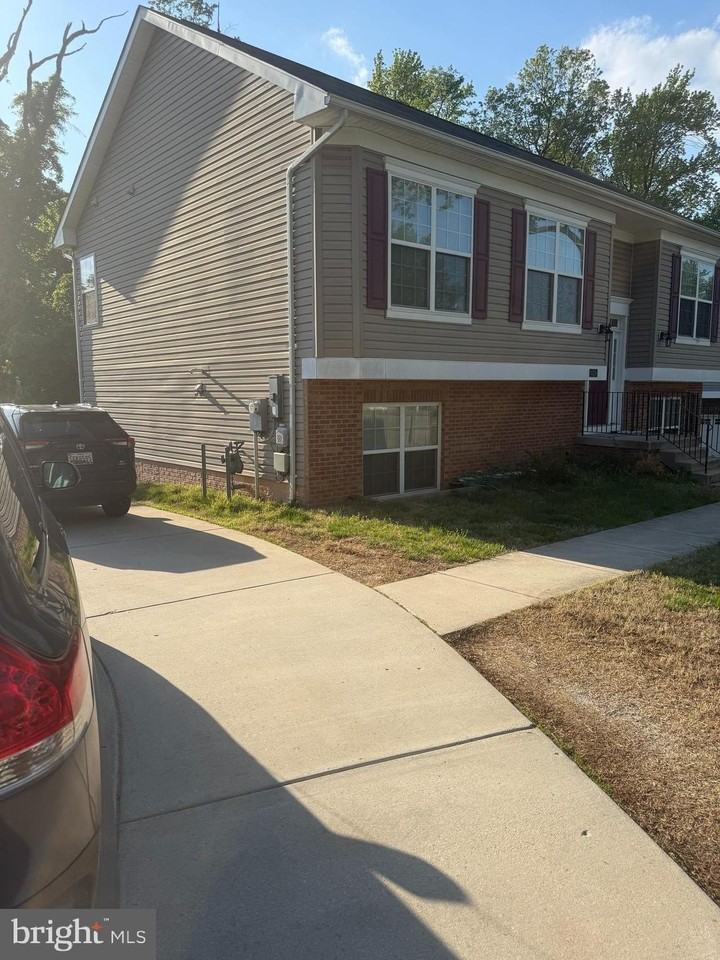 6518 60th Ave - Photo 2 of 21