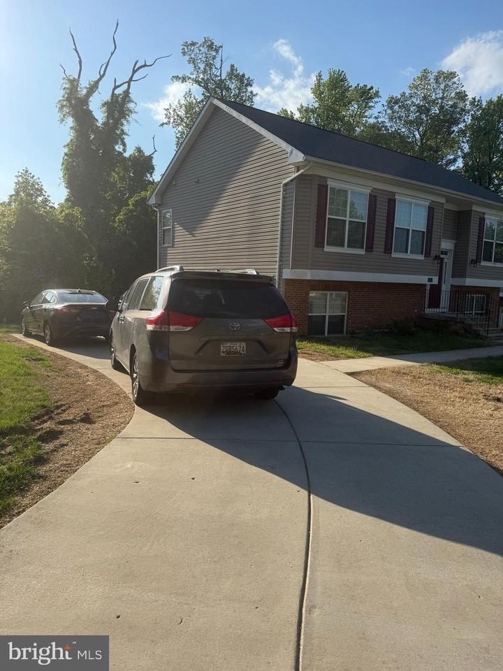 6518 60th Ave - Photo 3 of 21