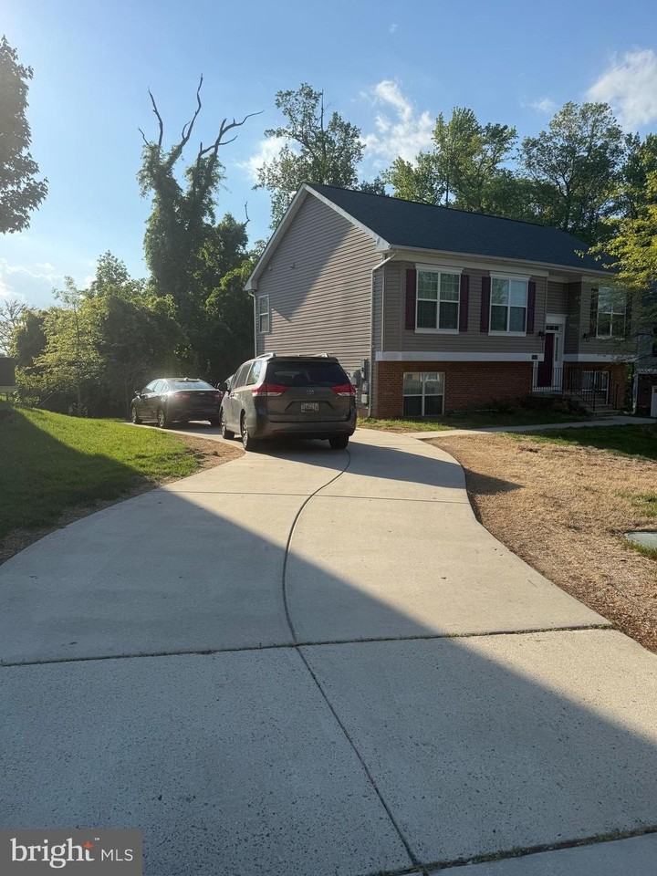 6518 60th Ave - Photo 4 of 21