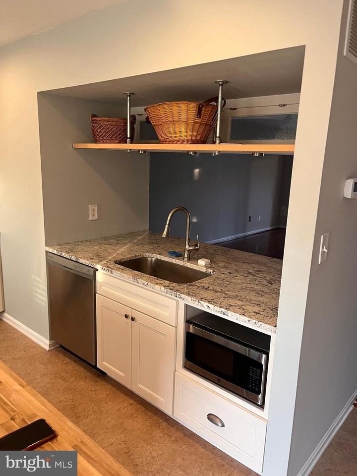 29-D Queen Mary Ct - Photo 7 of 39