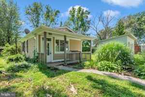 featured image of 107 Winchester Ave #107
