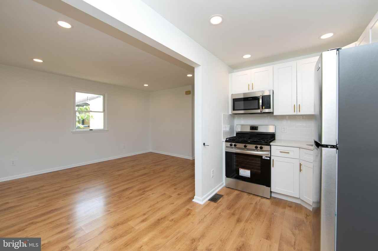 32 Willis Ave - Photo 5 of 24