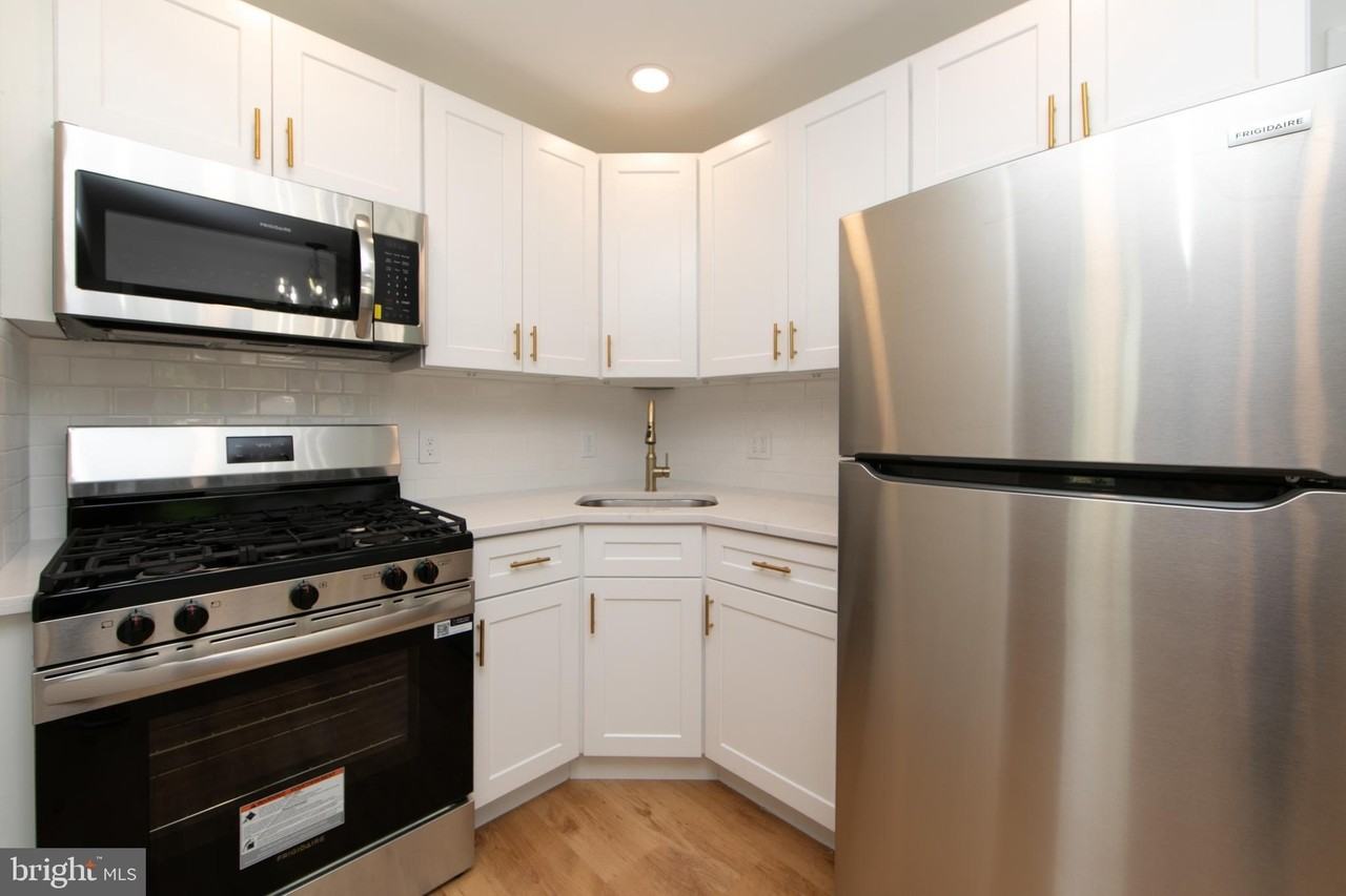 32 Willis Ave - Photo 6 of 24