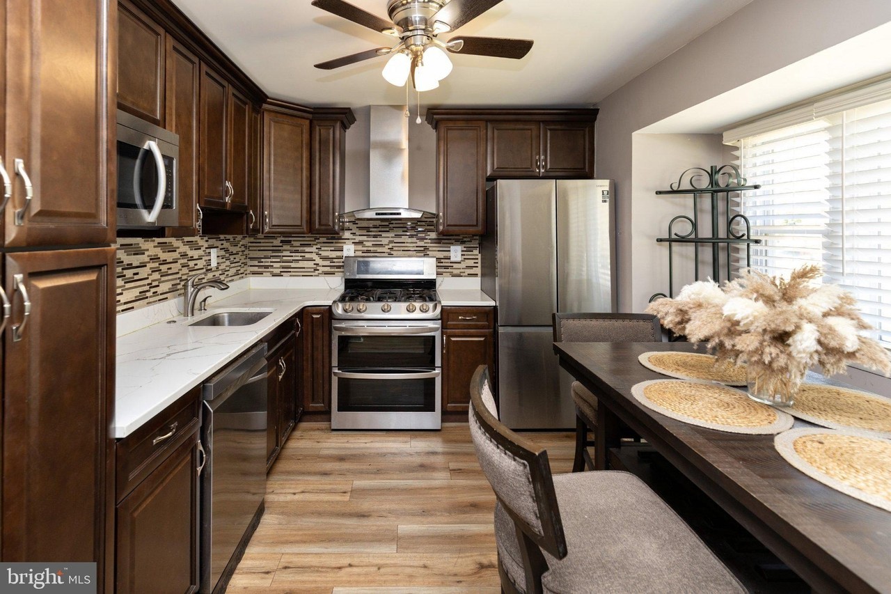 912 Aston Martin Dr - Photo 6 of 27