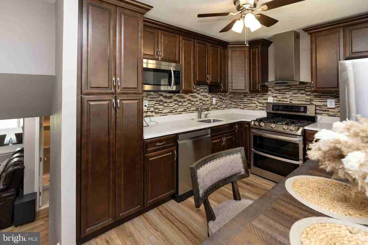 912 Aston Martin Dr - Photo 7 of 27