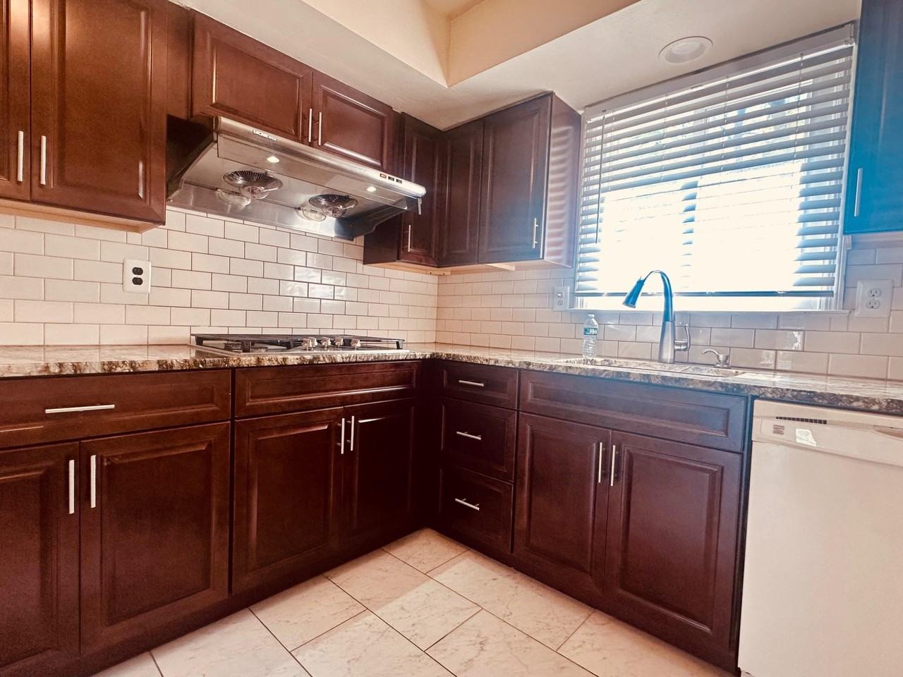 2904 Church Rd - Photo 7 of 32