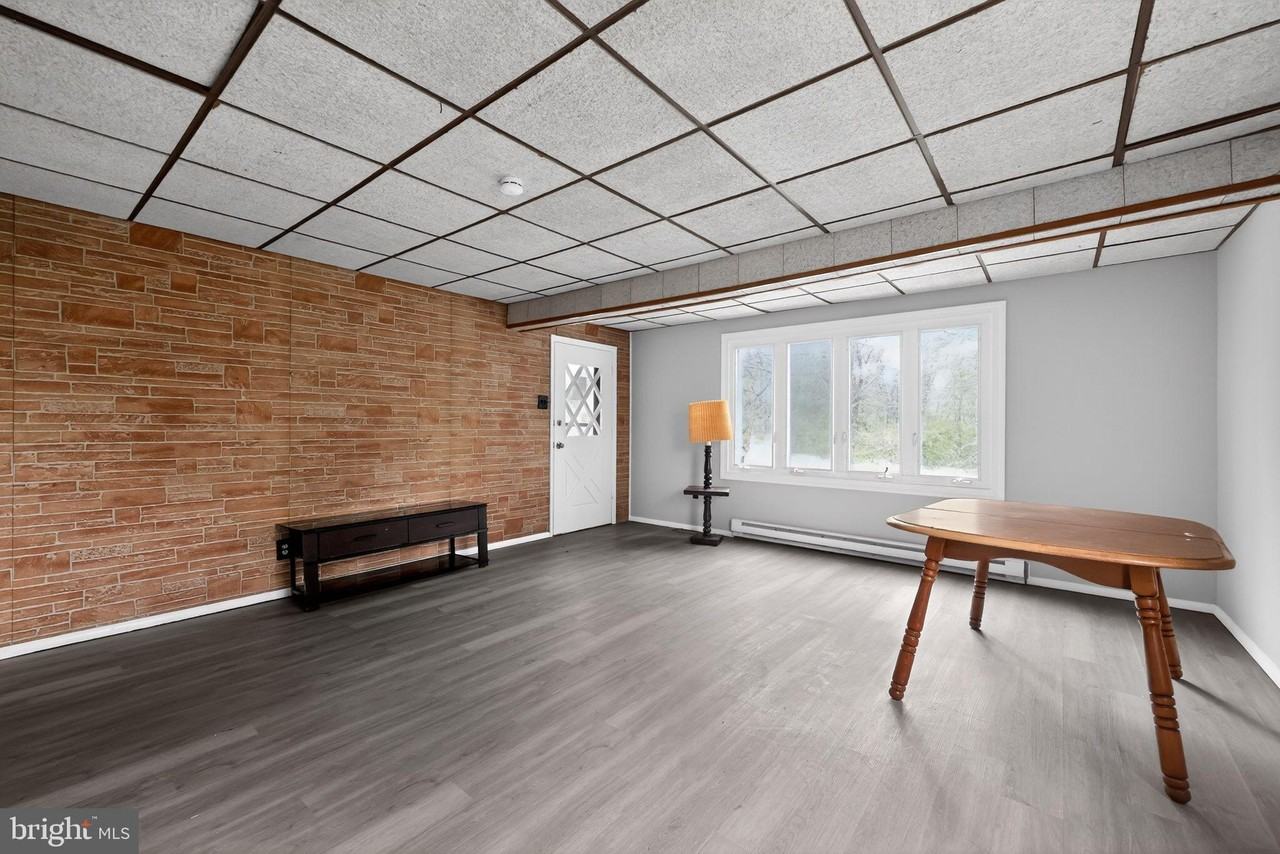 4225 Walsh Ave - Photo 5 of 30