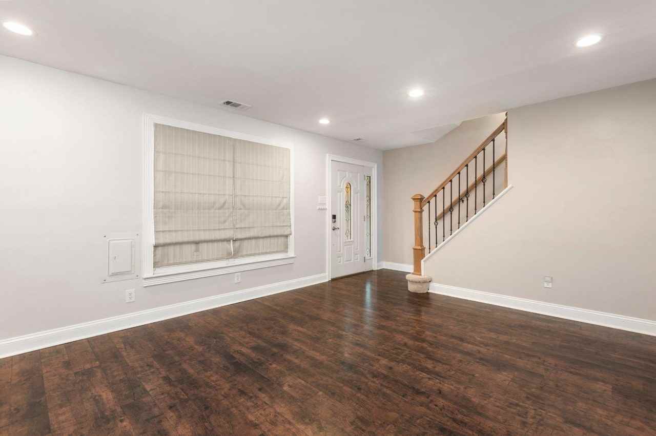 6420 Thomas Paine Ct - Photo 4 of 25