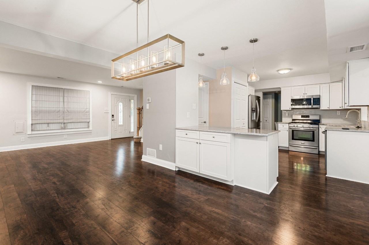 6420 Thomas Paine Ct - Photo 7 of 25