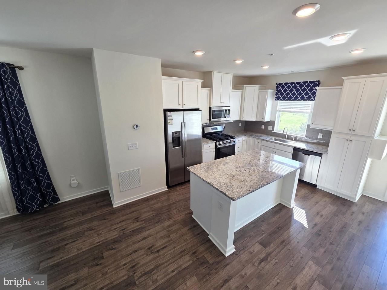 1928 Boulder Dr - Photo 7 of 35