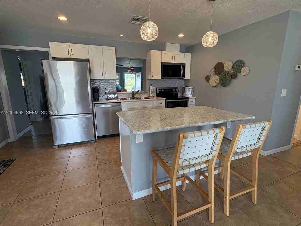 333 Palm Cir - Photo 7 of 27