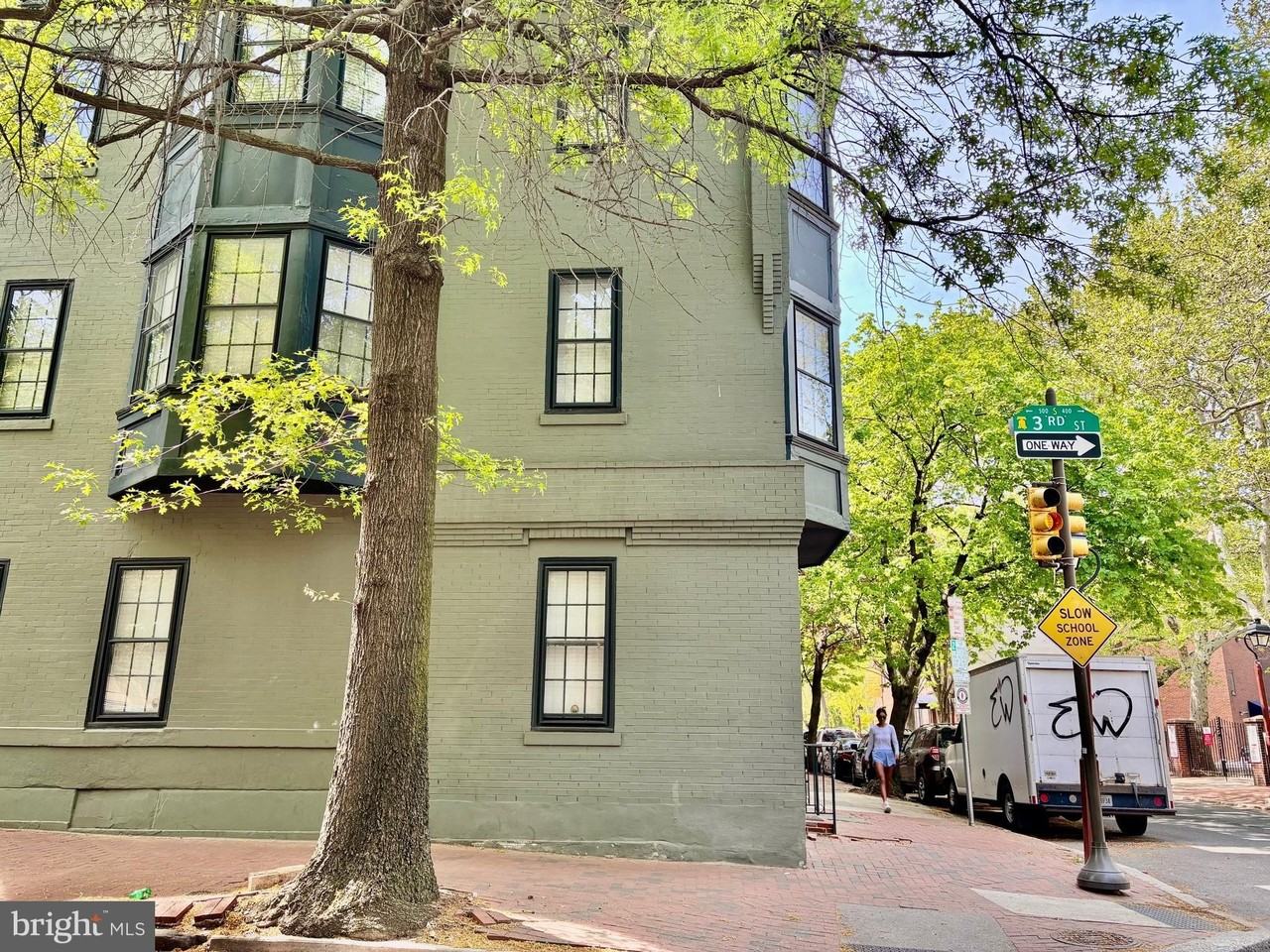 300 Lombard St - Photo 2 of 14