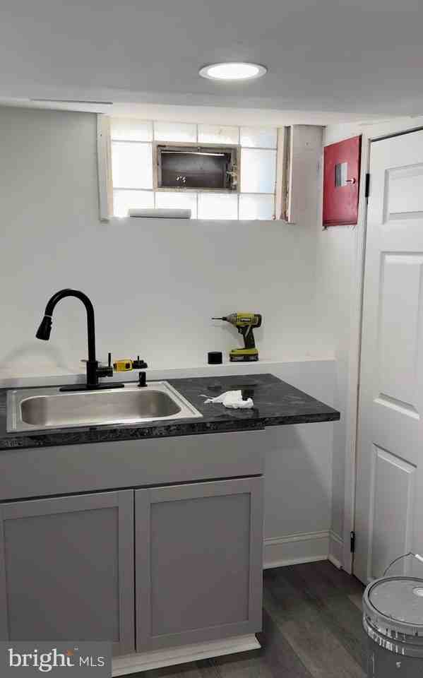 898 Scattergood St - Photo 6 of 9