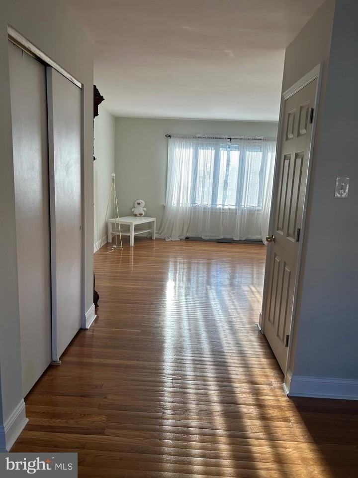 3243 Lester Rd - Photo 4 of 21