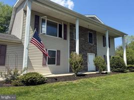 featured image of 1121 Montour Rd