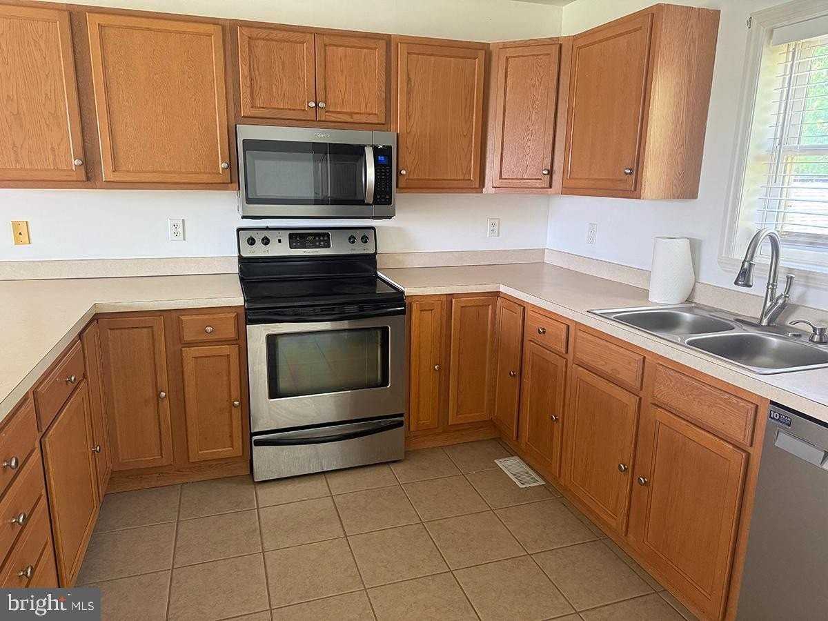 1121 Montour Rd - Photo 6 of 20