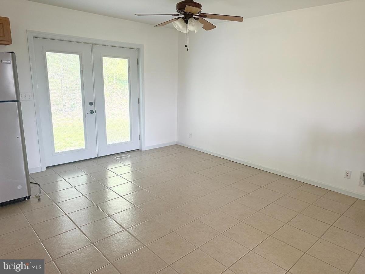 1121 Montour Rd - Photo 7 of 20