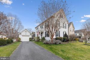 featured image of 6603 Forsythia St