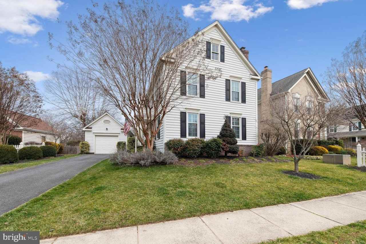 6603 Forsythia St - Photo 2 of 50