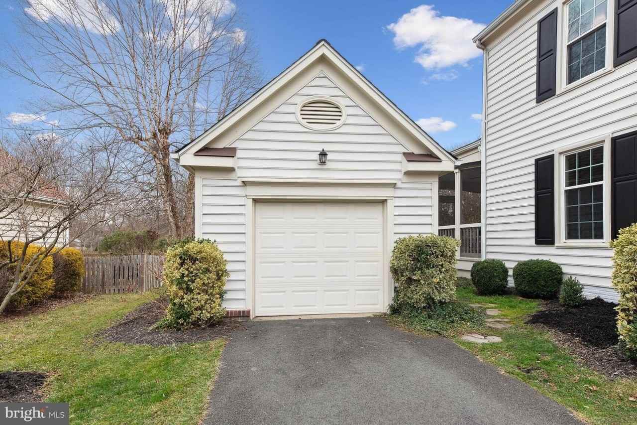 6603 Forsythia St - Photo 4 of 50