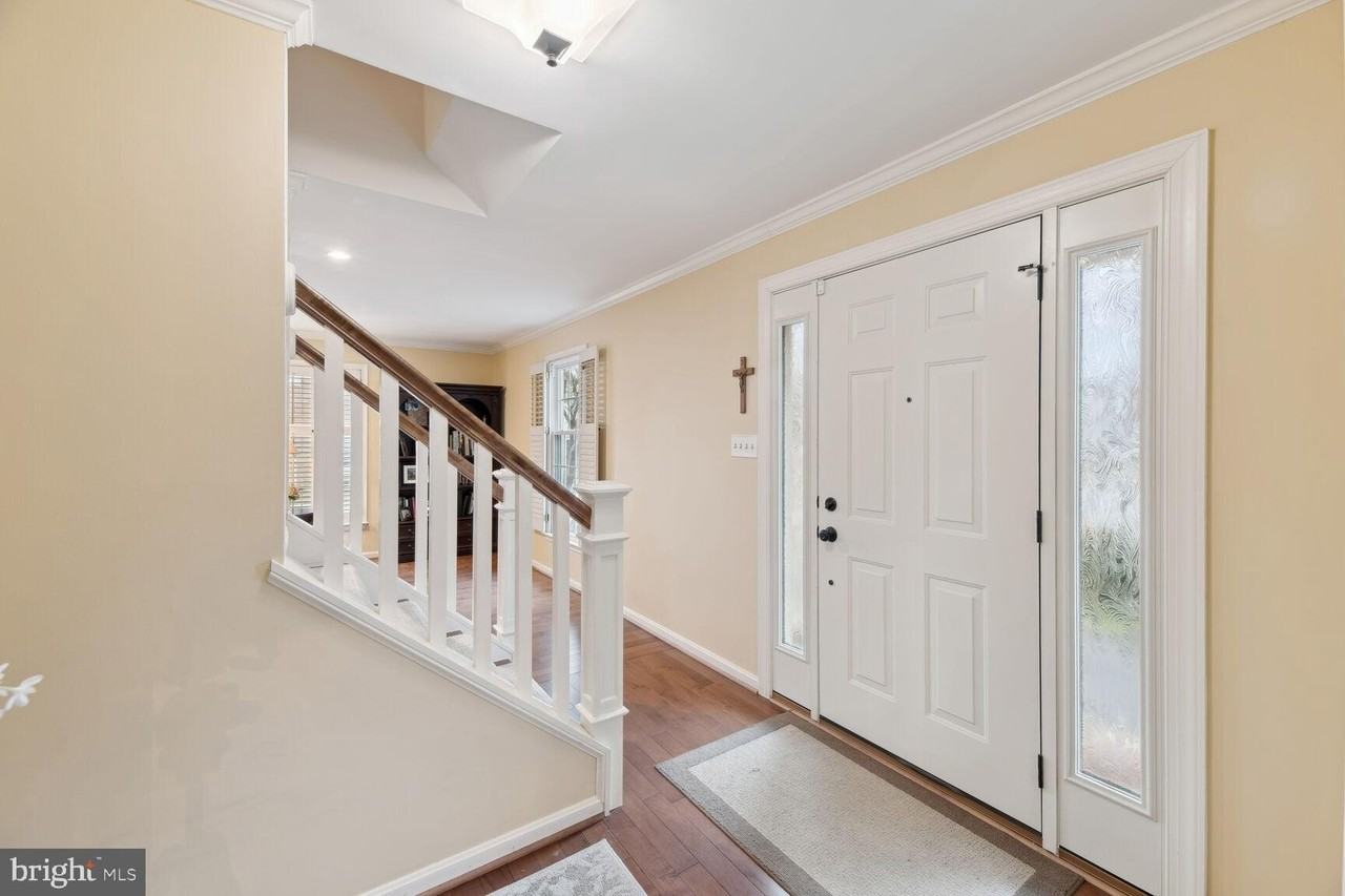 6603 Forsythia St - Photo 5 of 50