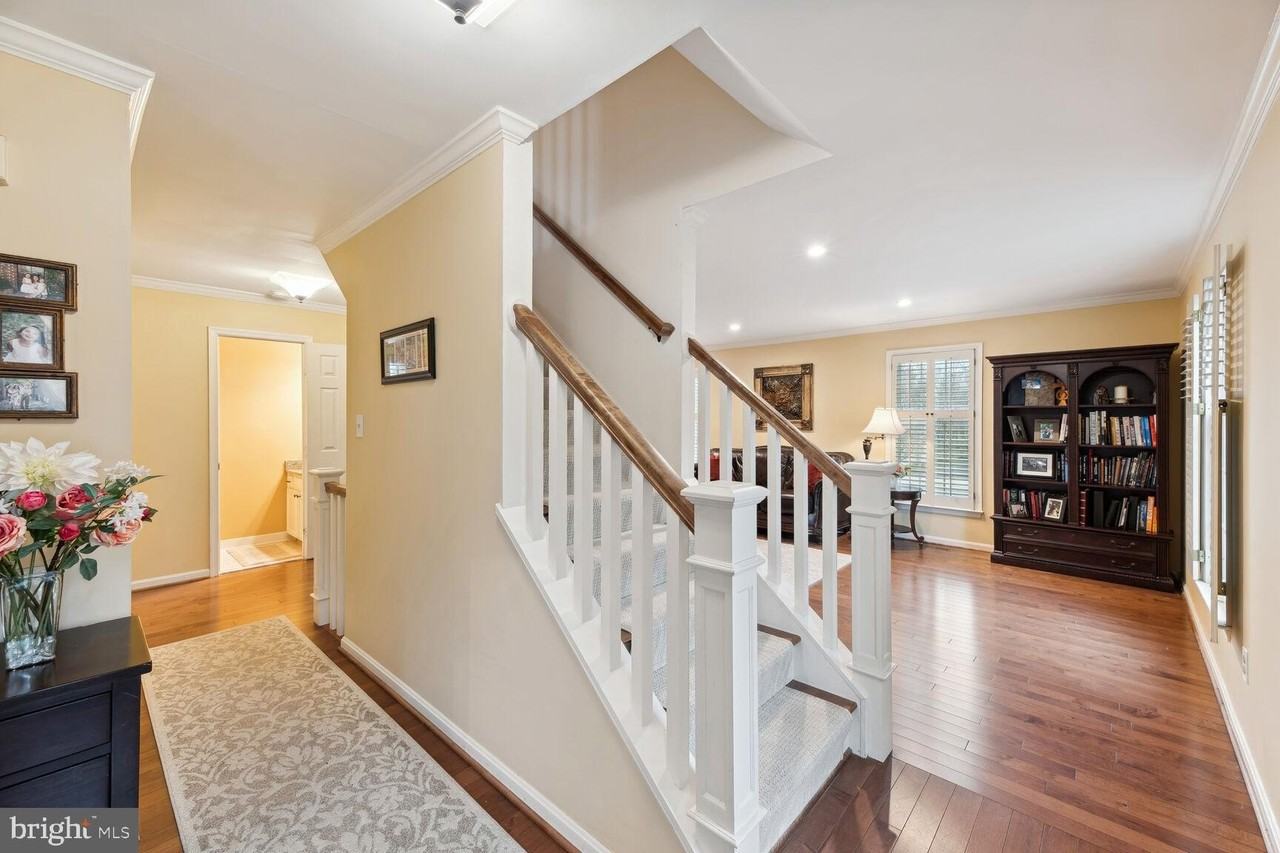 6603 Forsythia St - Photo 6 of 50