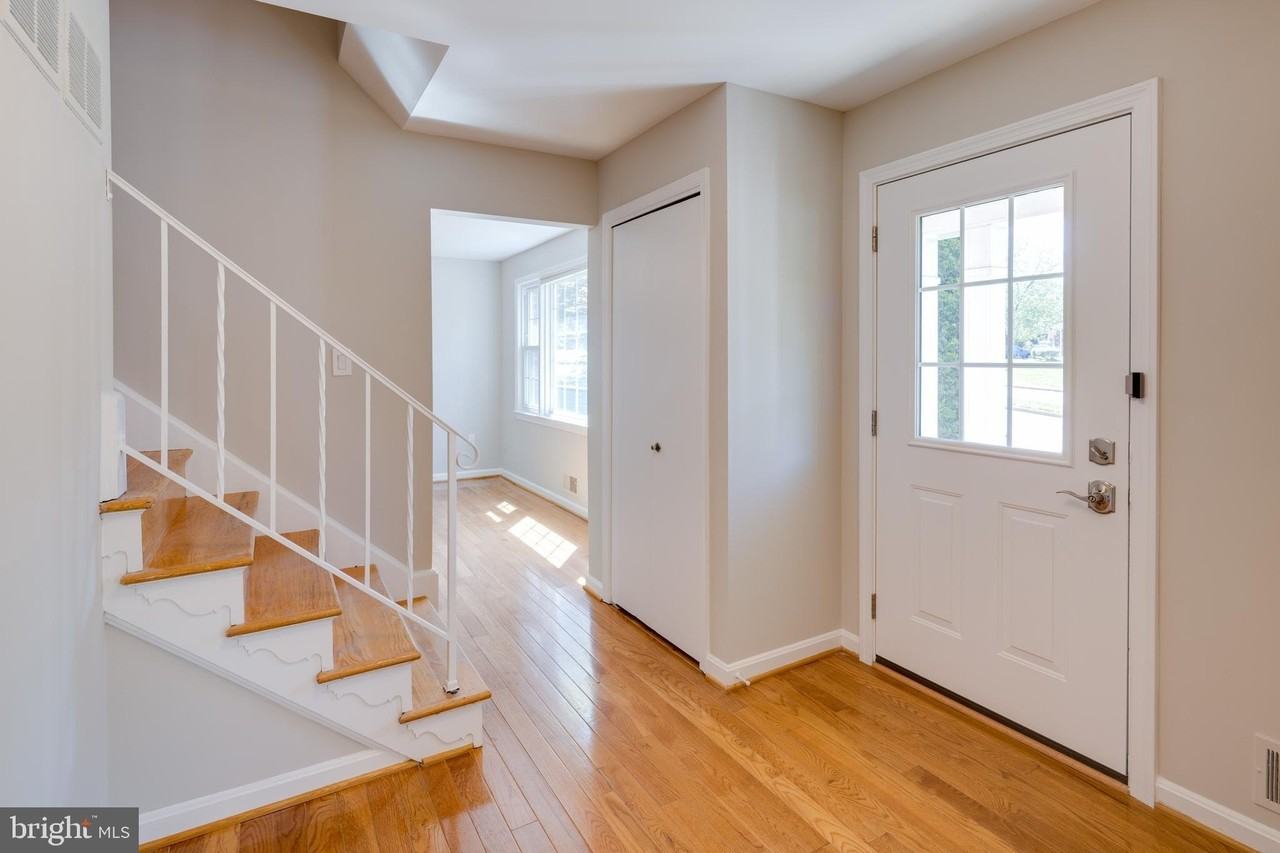 6809 Huntsman Blvd - Photo 6 of 41