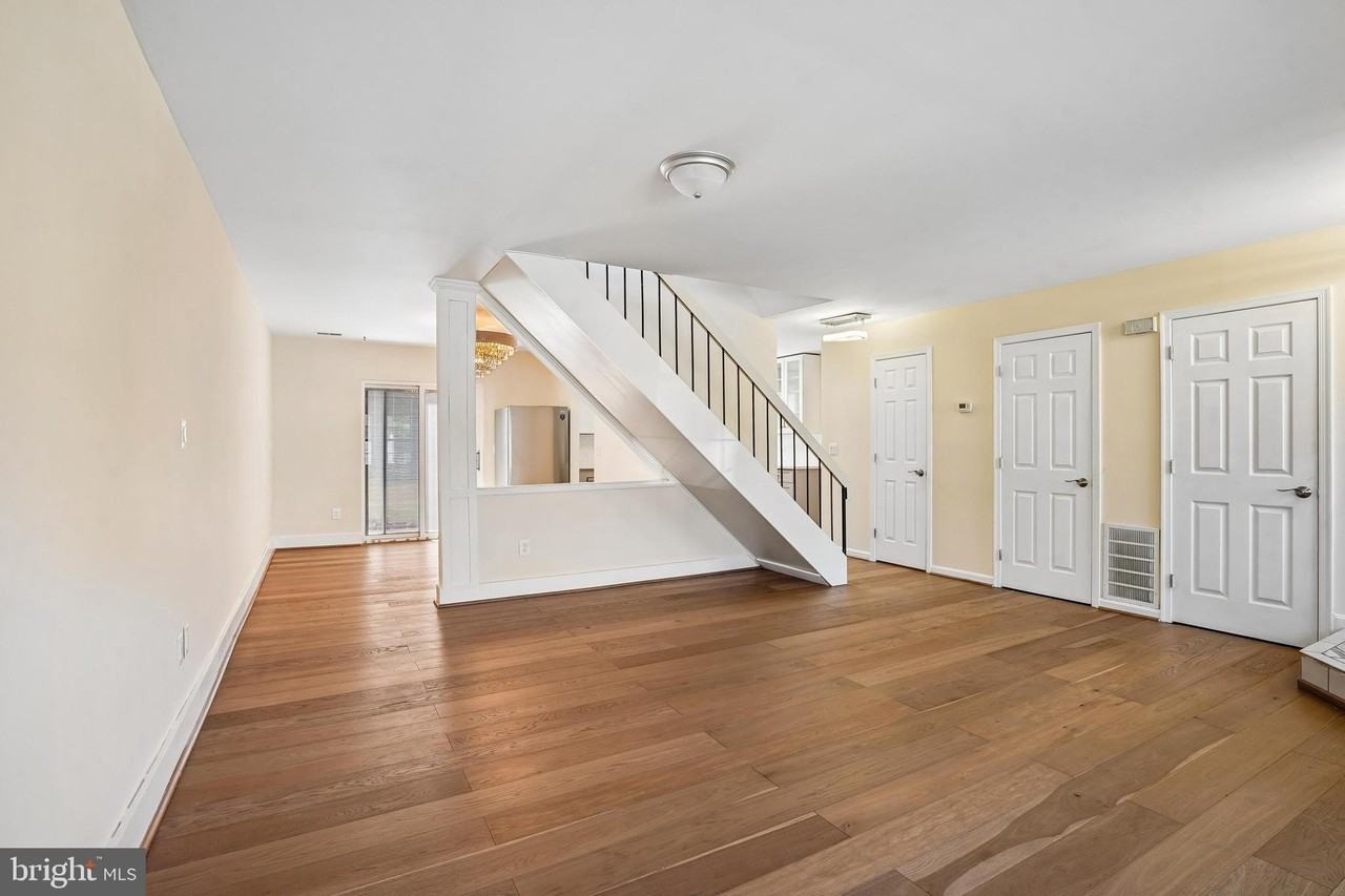 13505 Coates Ln - Photo 4 of 42