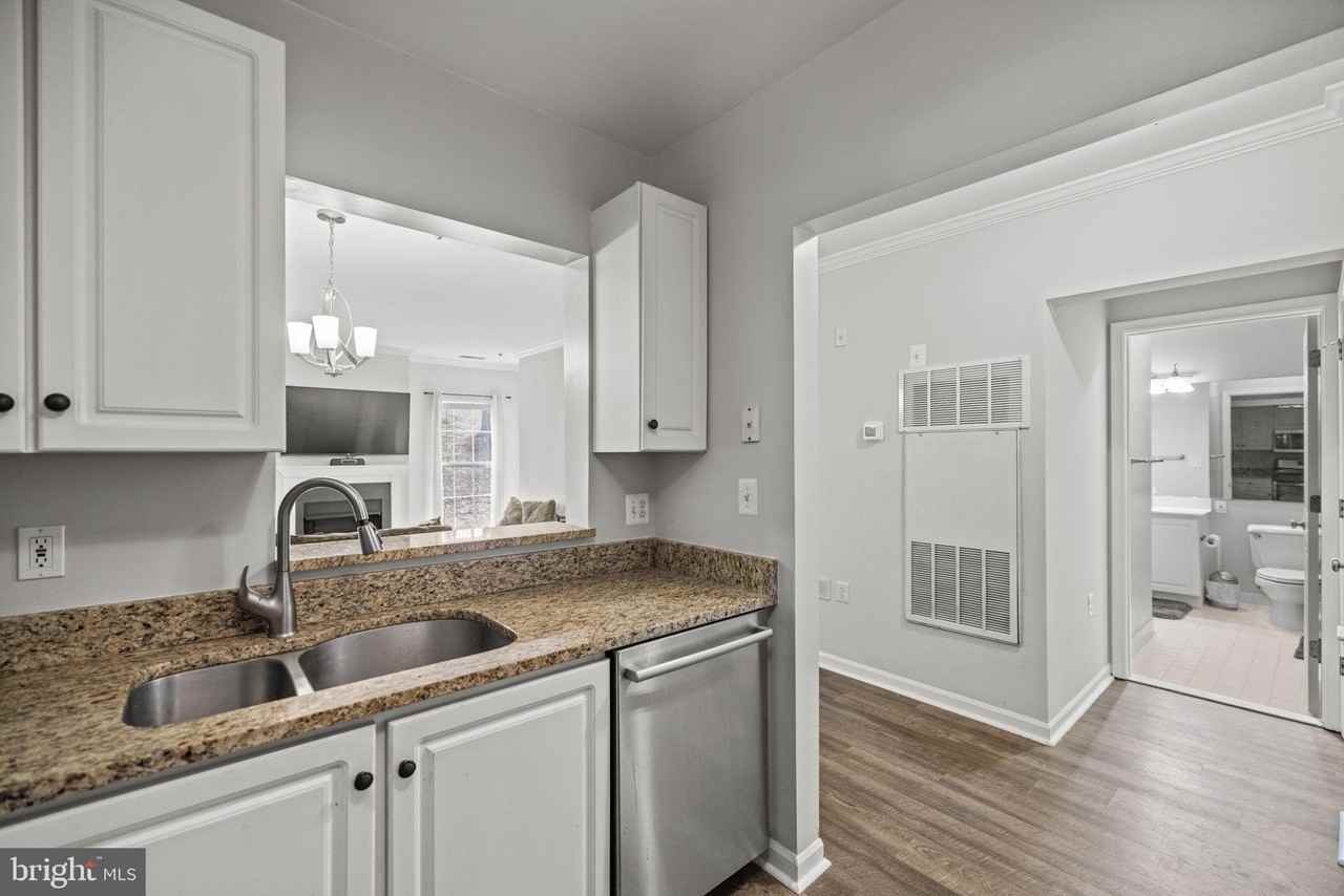 7011 Falls Reach Dr #103 - Photo 7 of 28