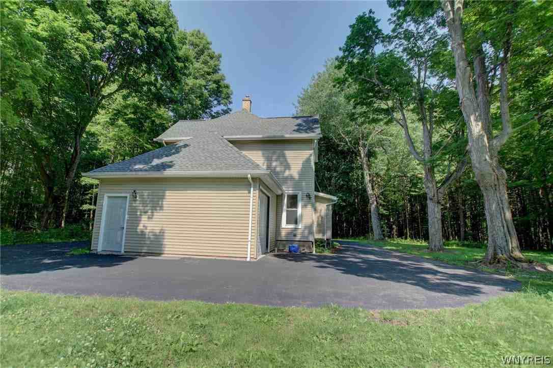 5880 Draudt Rd - Photo 7 of 41