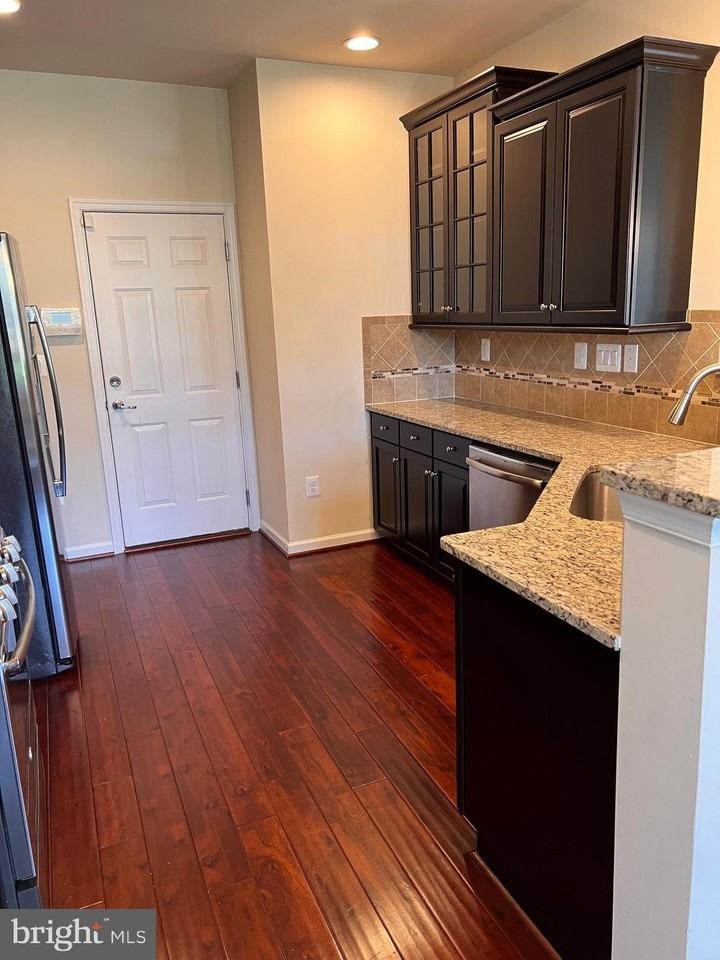 42592 Sunset Ridge Sq - Photo 7 of 28