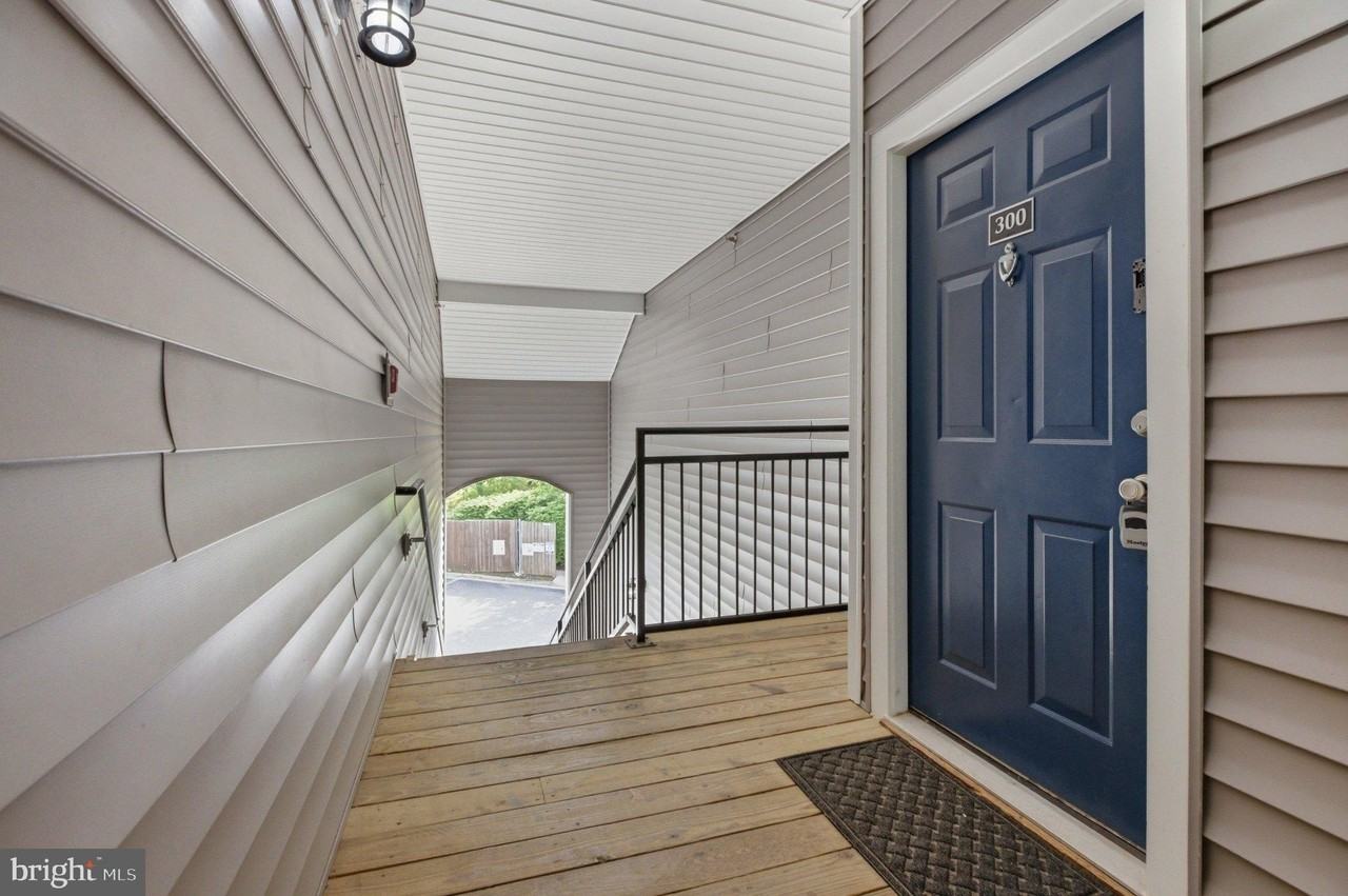 46630 Drysdale Ter #300 - Photo 2 of 30