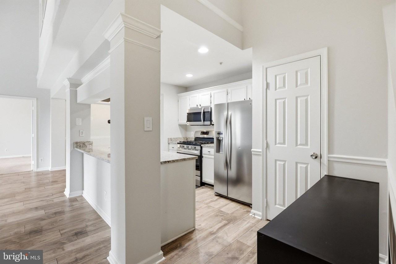 46630 Drysdale Ter #300 - Photo 5 of 30