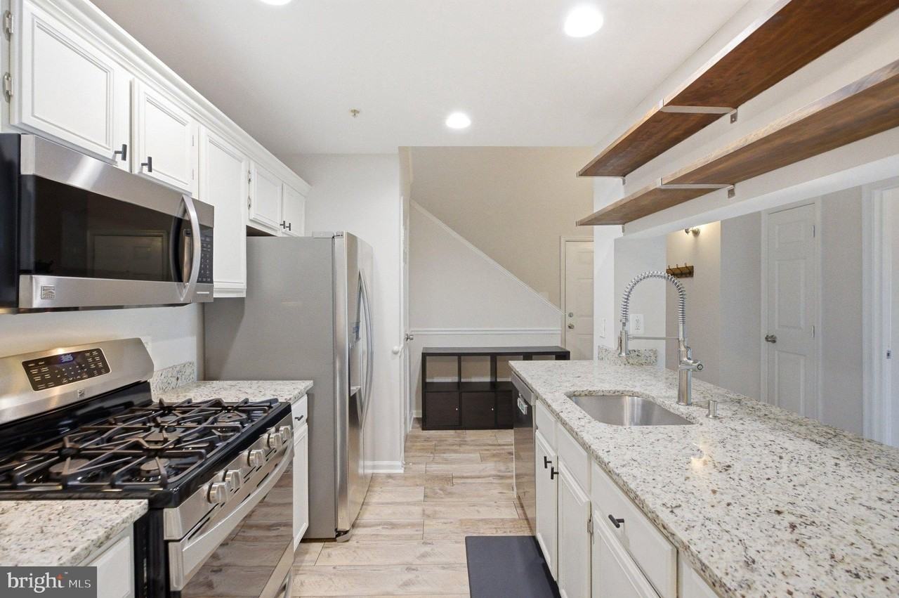 46630 Drysdale Ter #300 - Photo 6 of 30