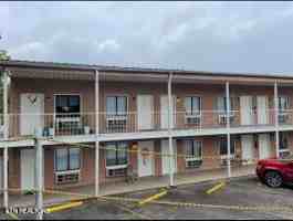 featured image of 215 E Race St
