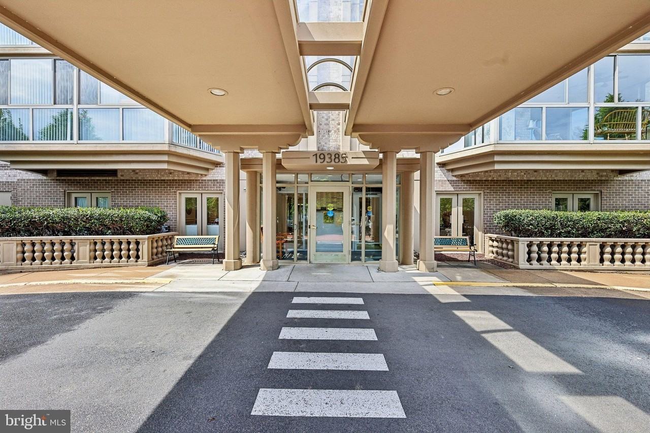 19385 Cypress Ridge Ter #619 - Photo 3 of 50