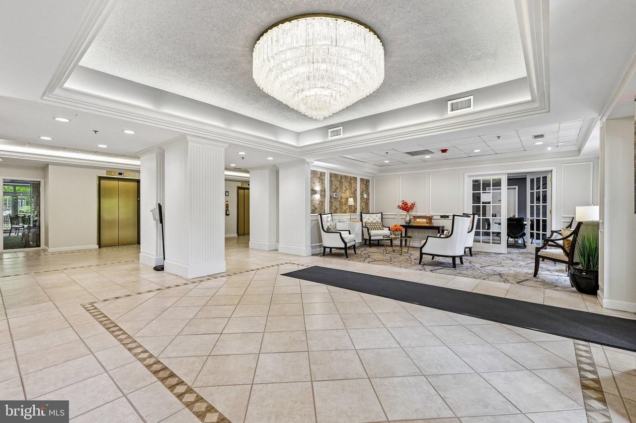 19385 Cypress Ridge Ter #619 - Photo 5 of 50