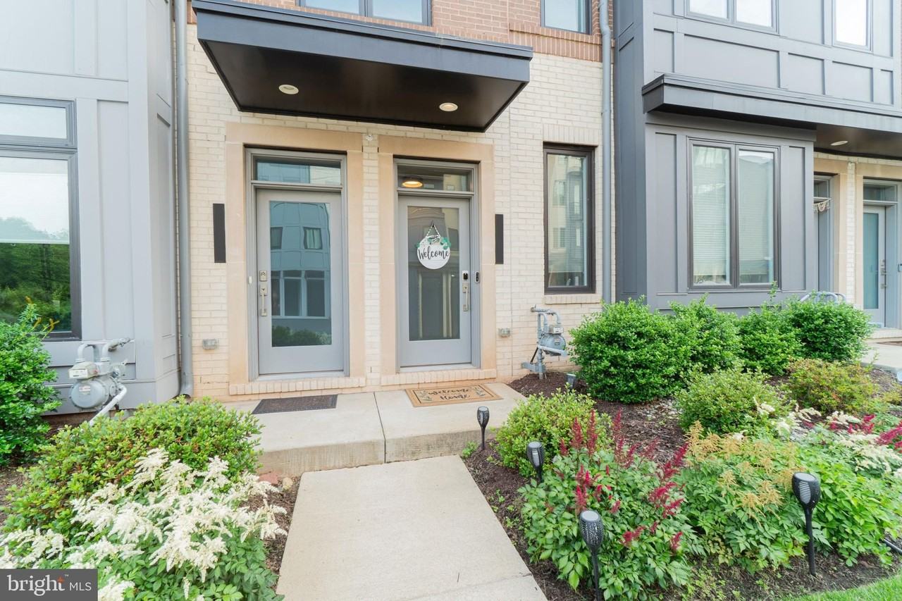 23619 Waterford Downs Ter - Photo 3 of 33