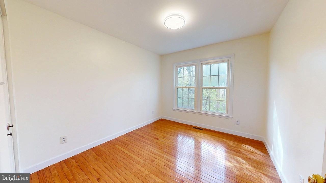 12043 Stoneford Dr - Photo 2 of 23