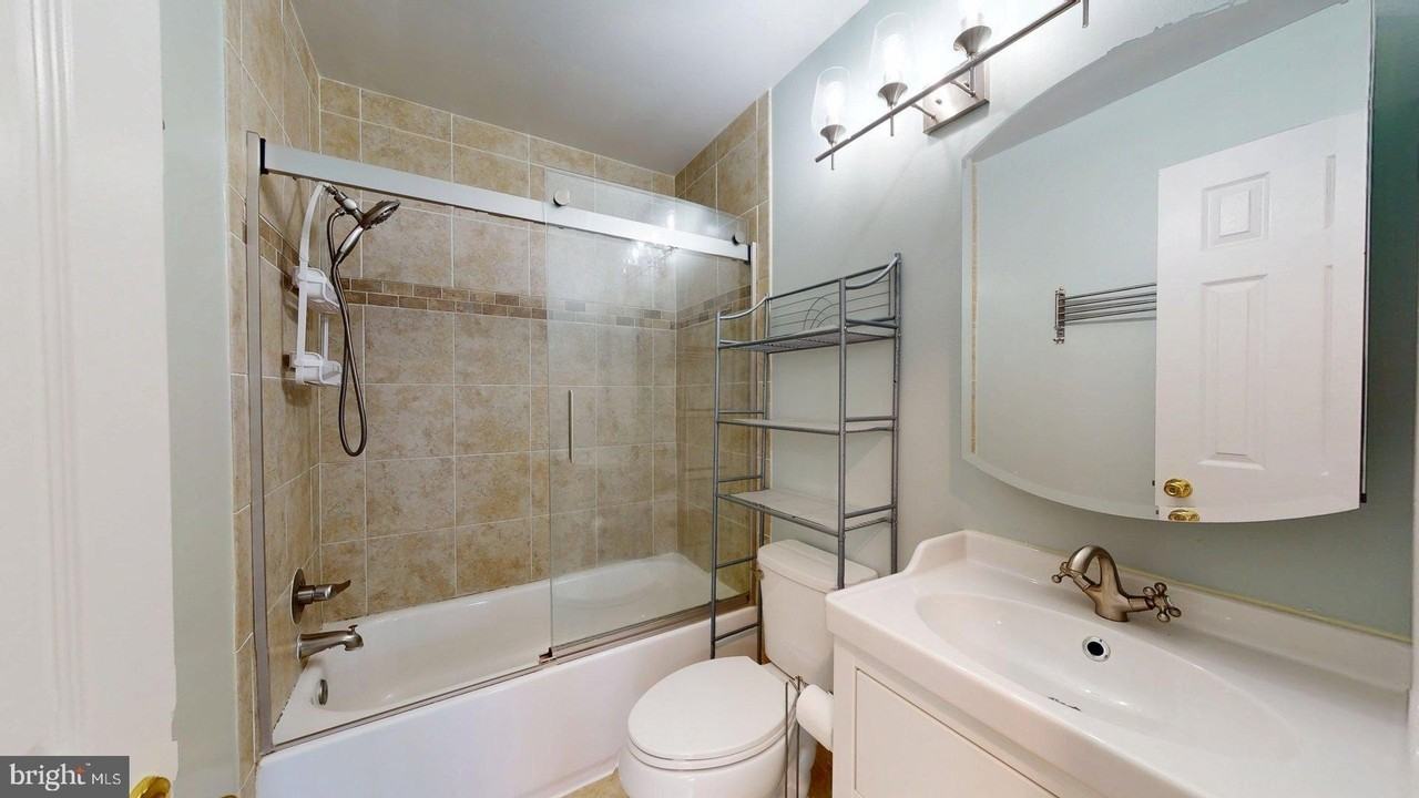 12043 Stoneford Dr - Photo 3 of 23