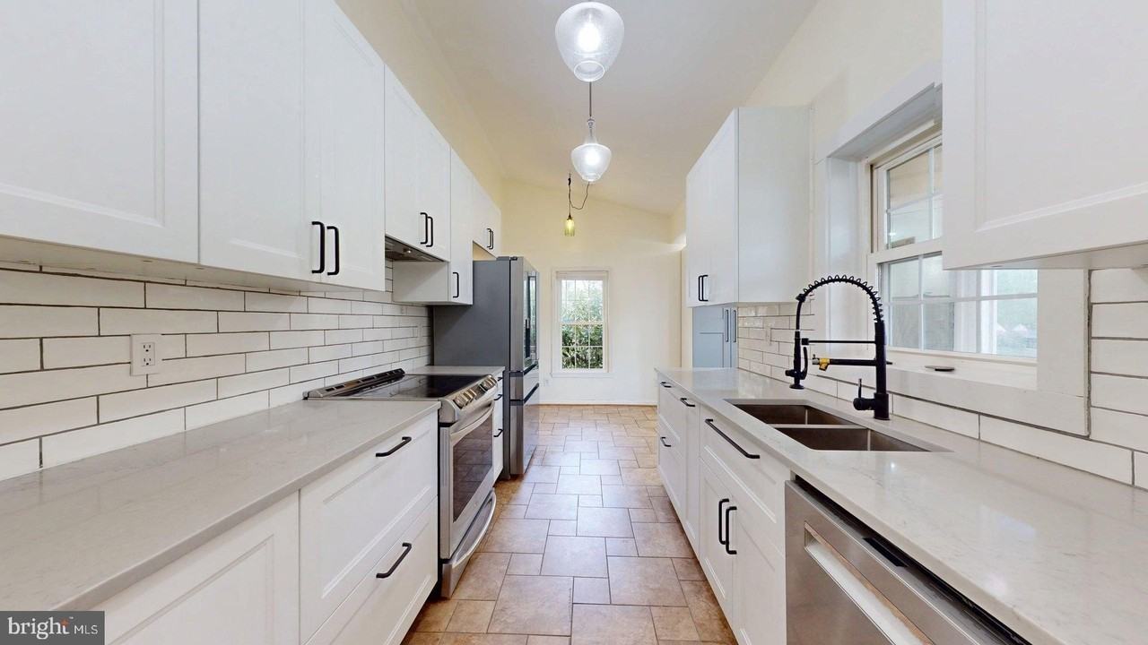 12043 Stoneford Dr - Photo 7 of 23