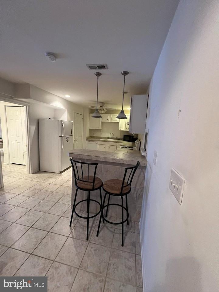 1009 Bayview Overlook - Photo 4 of 10
